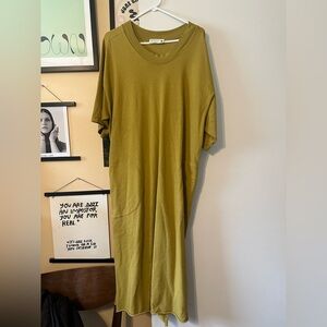 Olive Green Casual T-Shirt Dress - Like New
